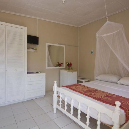 Keegans Beachside Hotell Bequia Island Exteriör bild