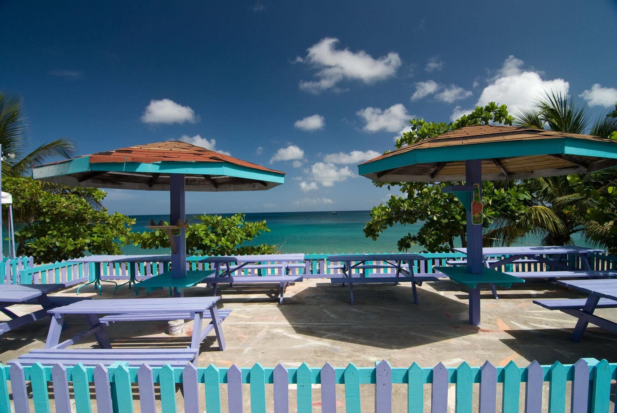 Keegans Beachside Hotell Bequia Island Exteriör bild