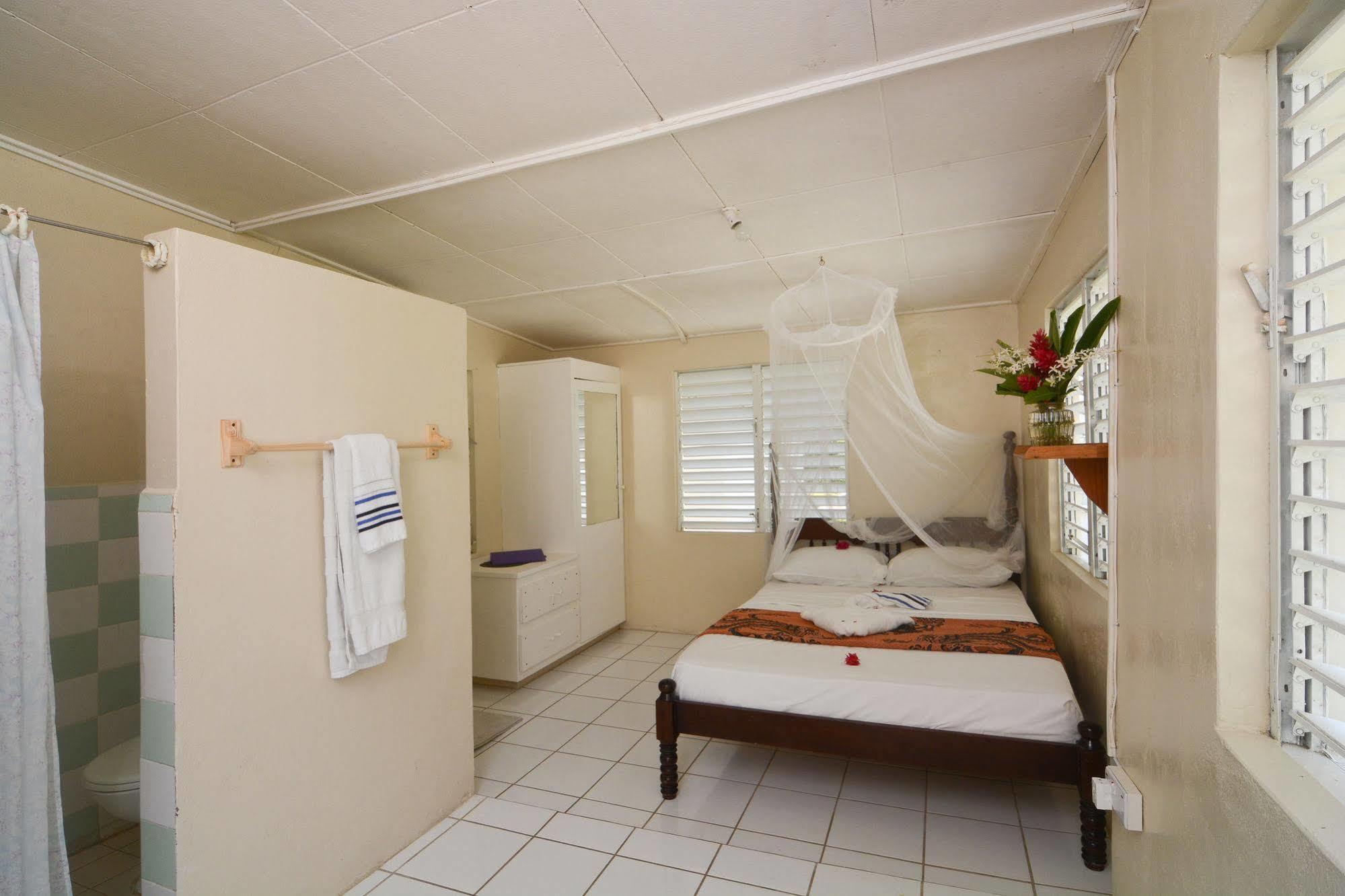 Keegans Beachside Hotell Bequia Island Exteriör bild